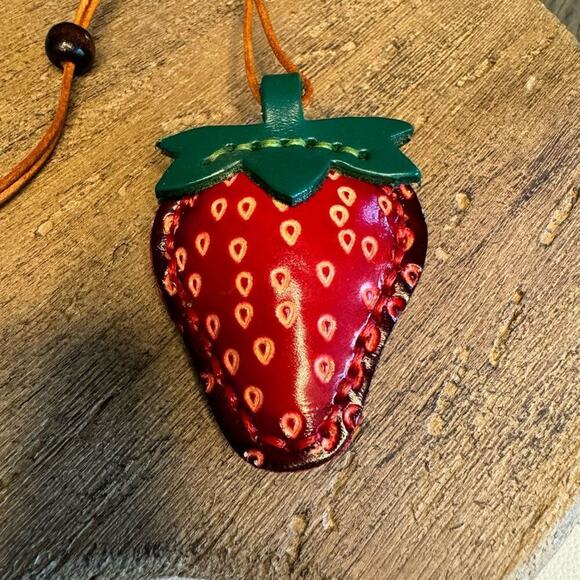 Genuine Leather Strawberry Bag Charm Crossbody Purse Bag Charm NEW - Picture 4 of 5